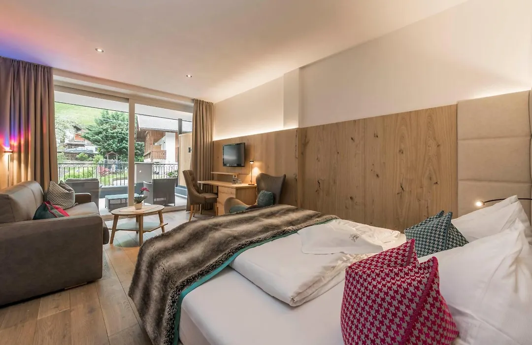 Stroblhof Active Family Spa Resort-1